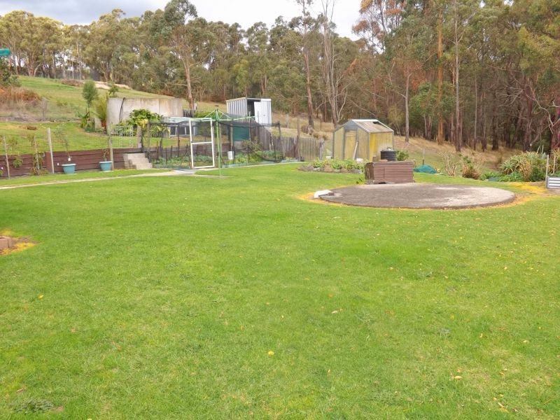 13 Cemetery Road, Trafalgar East VIC 3824