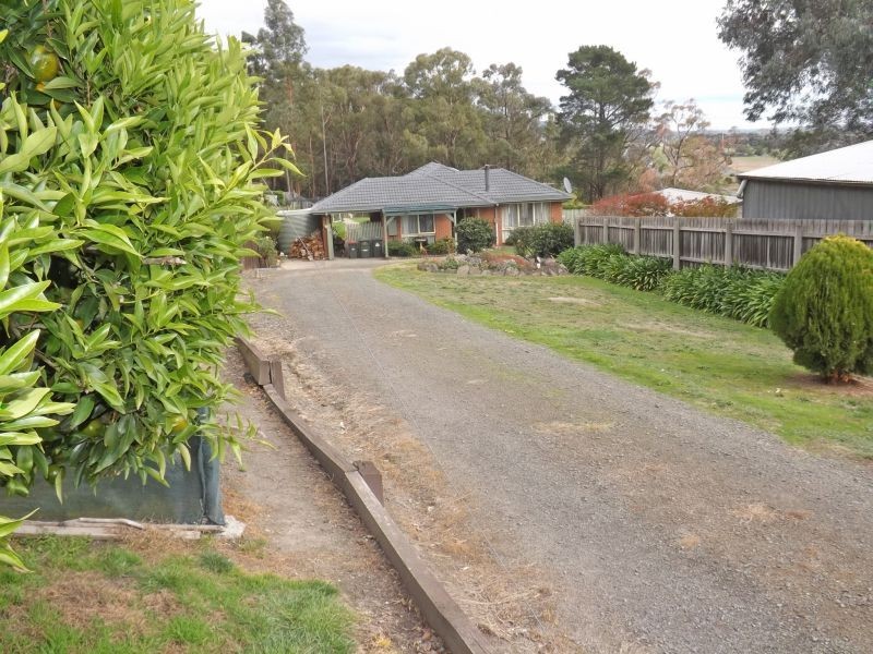 13 Cemetery Road, Trafalgar East VIC 3824