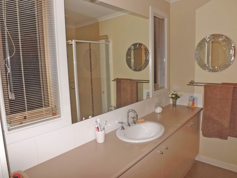 12 Carnegie Court, Trafalgar VIC 3824