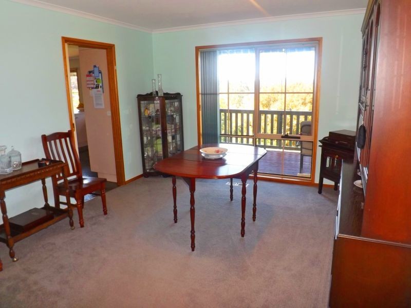 588 Russell Creek Road, Hill End VIC 3825