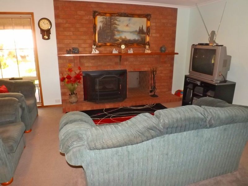 588 Russell Creek Road, Hill End VIC 3825