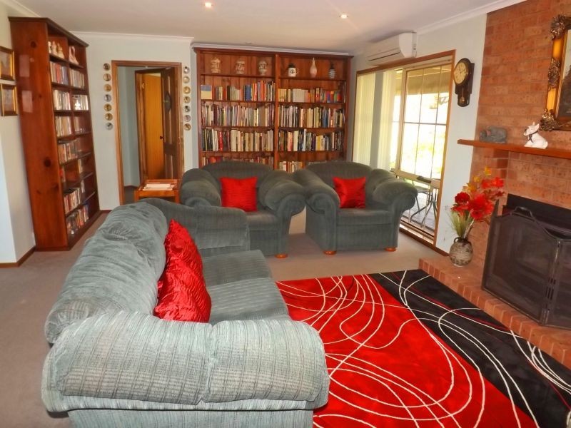 588 Russell Creek Road, Hill End VIC 3825