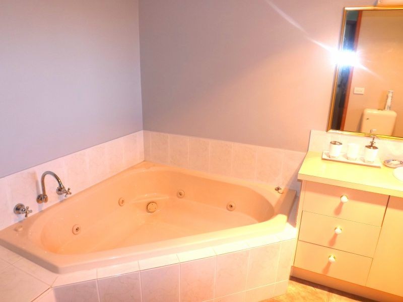 588 Russell Creek Road, Hill End VIC 3825