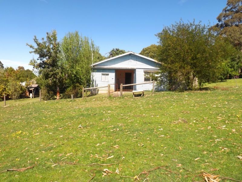 588 Russell Creek Road, Hill End VIC 3825