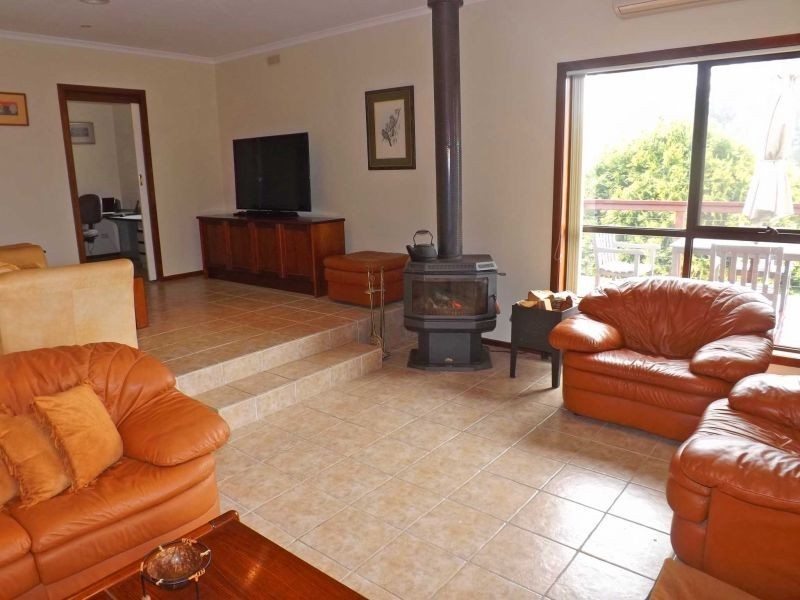 33 Walnut Road, Trafalgar South VIC 3824