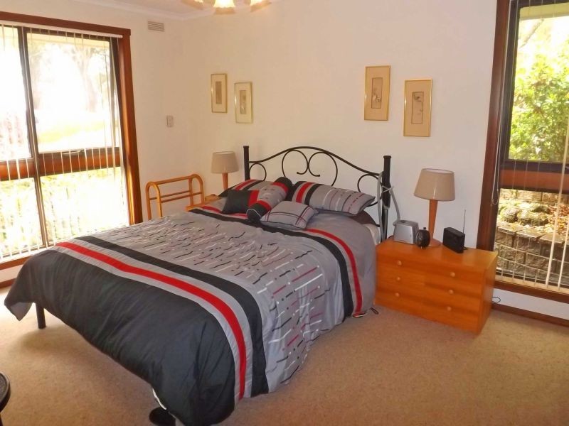 33 Walnut Road, Trafalgar South VIC 3824