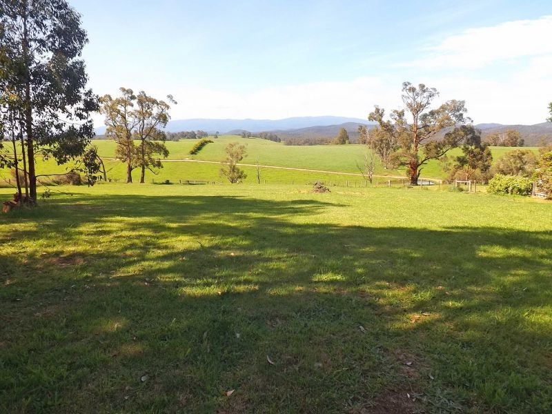 2164 Willow Grove Road, Hill End VIC 3825