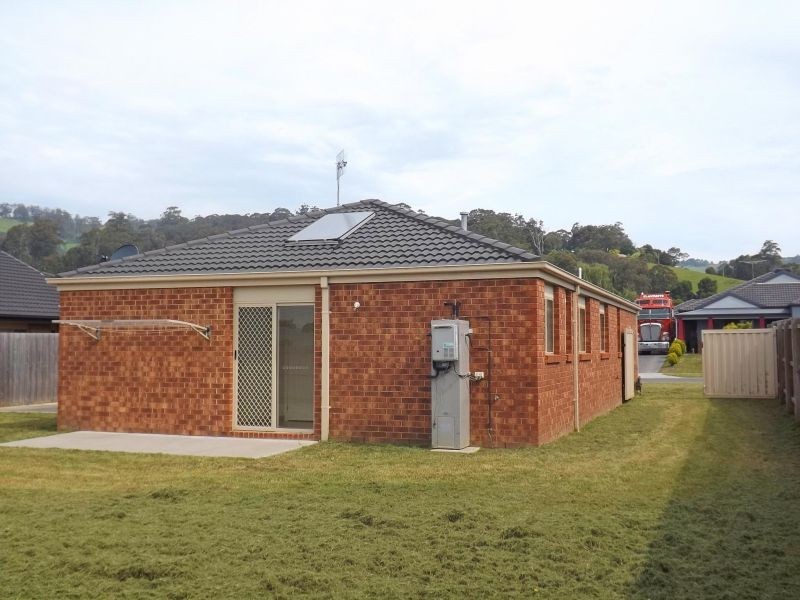 29 Vincent Boulevard, Trafalgar VIC 3824
