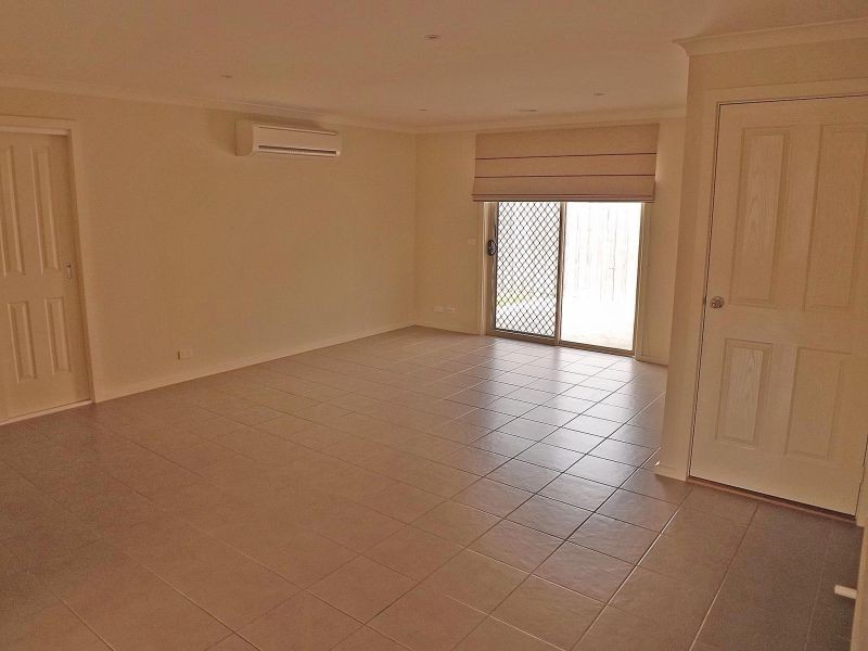29 Vincent Boulevard, Trafalgar VIC 3824