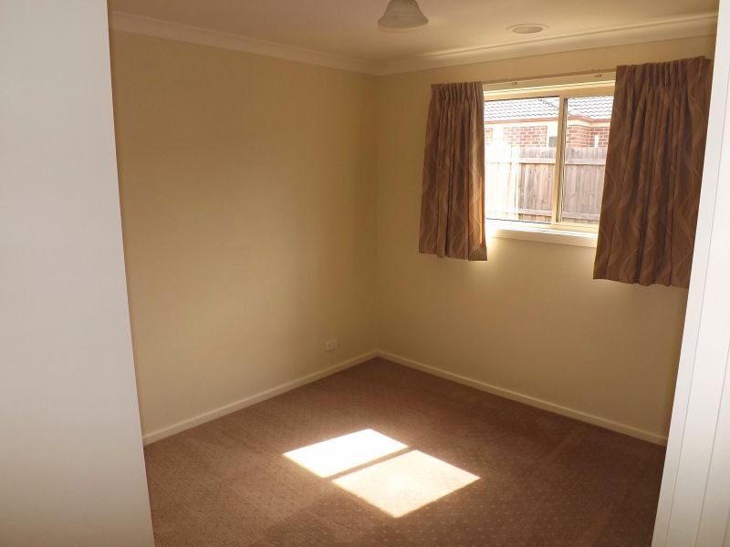 29 Vincent Boulevard, Trafalgar VIC 3824