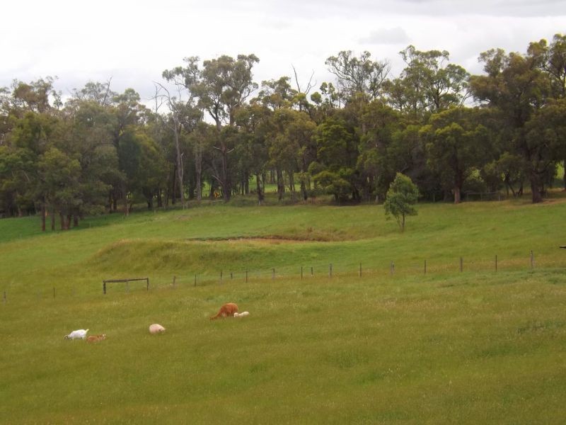 25 Tooronga Road, Willow Grove VIC 3825