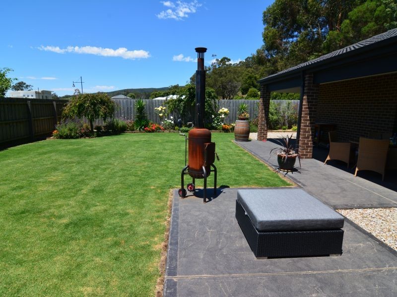 12 Fernlea Close, Trafalgar VIC 3824