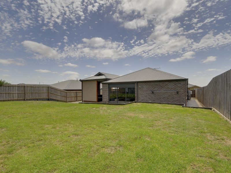 18 Fernlea Close, Trafalgar VIC 3824