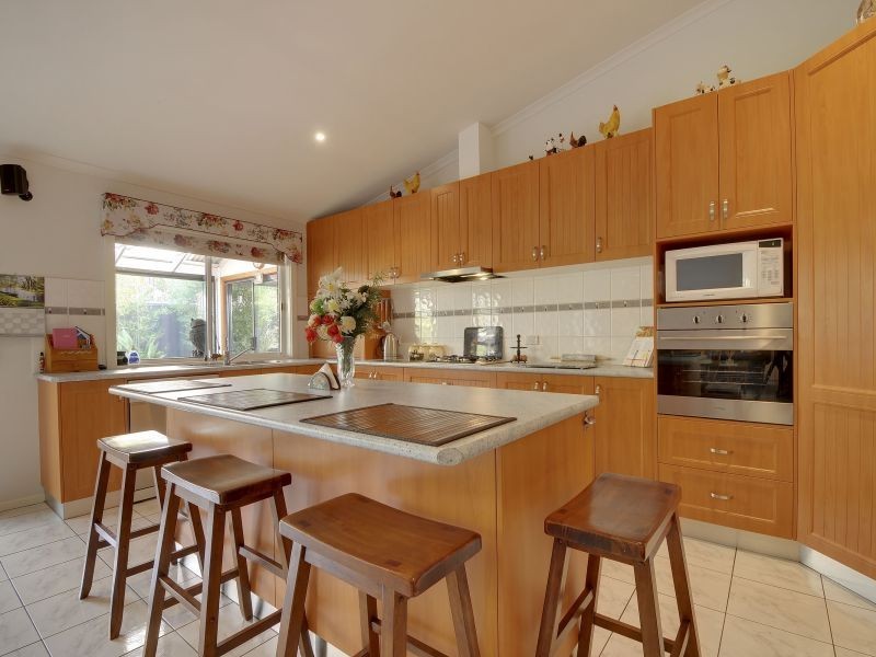 40 Vincent Blvd, Trafalgar VIC 3824