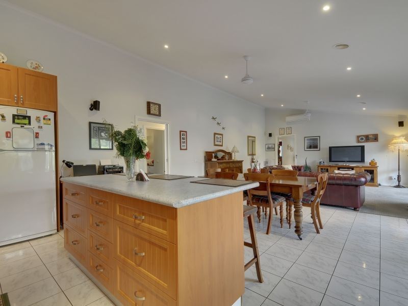 40 Vincent Blvd, Trafalgar VIC 3824