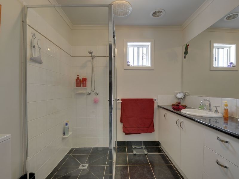 40 Vincent Blvd, Trafalgar VIC 3824