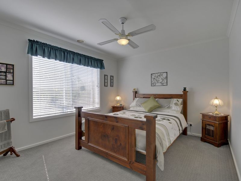 40 Vincent Blvd, Trafalgar VIC 3824