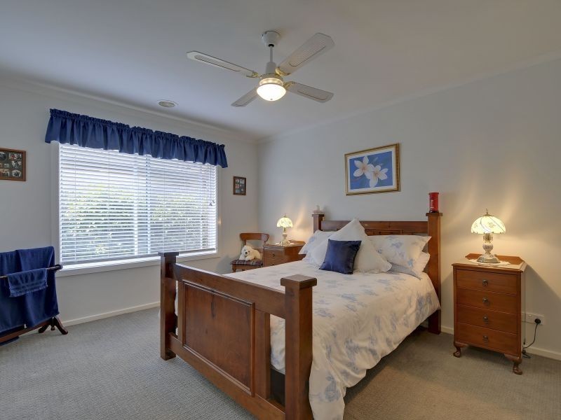 40 Vincent Blvd, Trafalgar VIC 3824