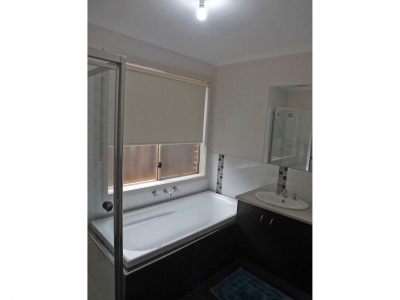 70 Vincent Boulevard, Trafalgar VIC 3824