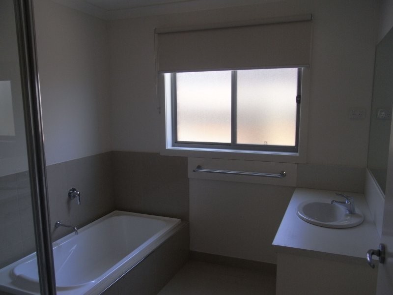 2 Poplar Close, Trafalgar VIC 3824