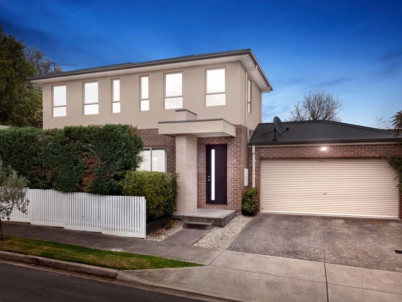 2 McGowans Lane, Burwood VIC 3125