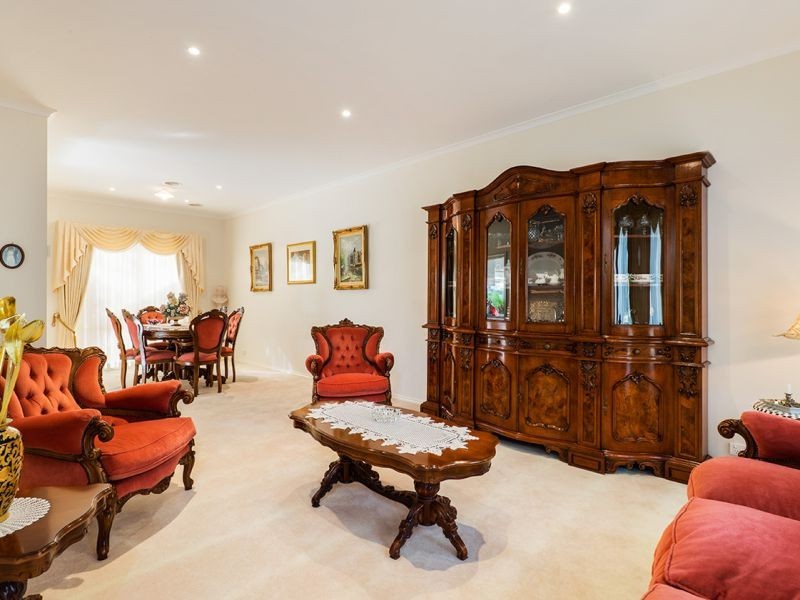 12 Arlington Walk, Vermont VIC 3133