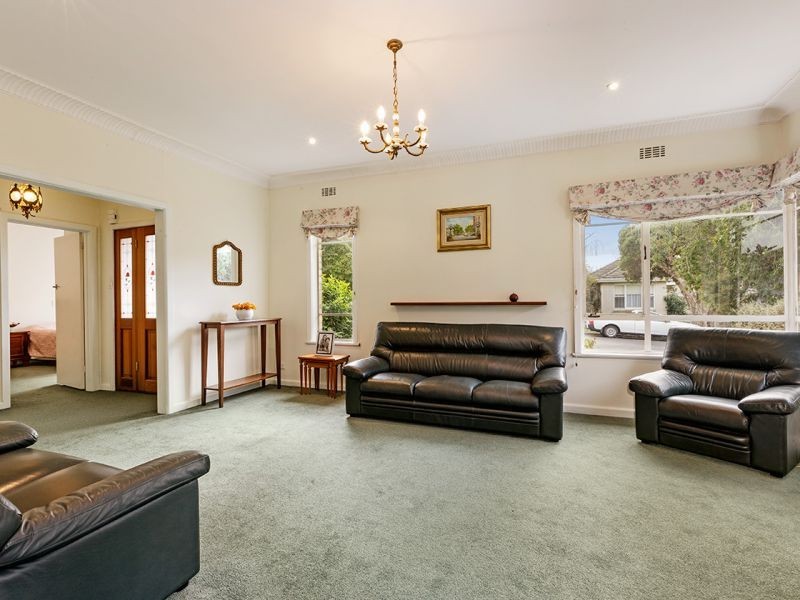 4 Surrey Street, Box Hill South VIC 3128