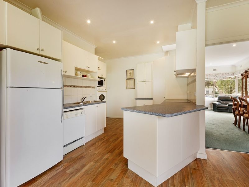 4 Surrey Street, Box Hill South VIC 3128