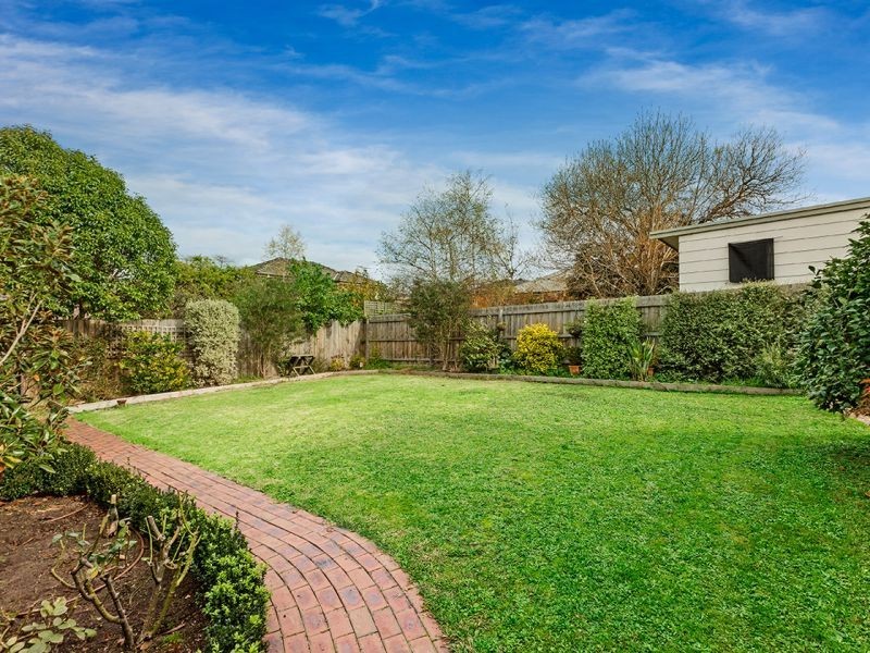4 Surrey Street, Box Hill South VIC 3128