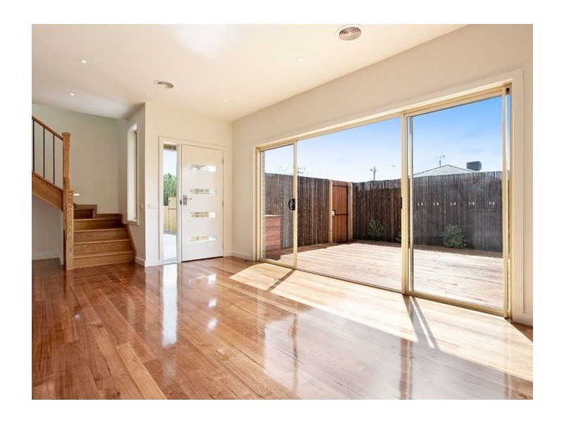 2/166 Middleborough Road, Blackburn South VIC 3130