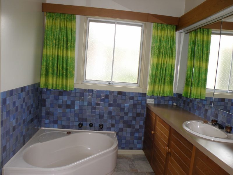 15 Glengarry Avenue, Burwood VIC 3125