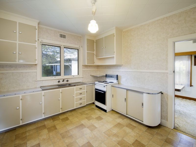4 Standard Avenue, Box Hill VIC 3128