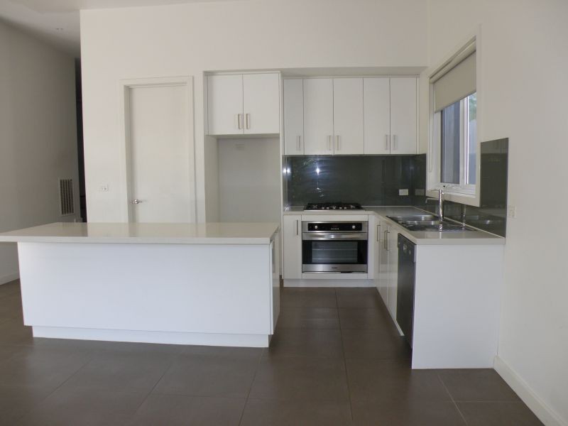 1A Poole Street, Burwood VIC 3125