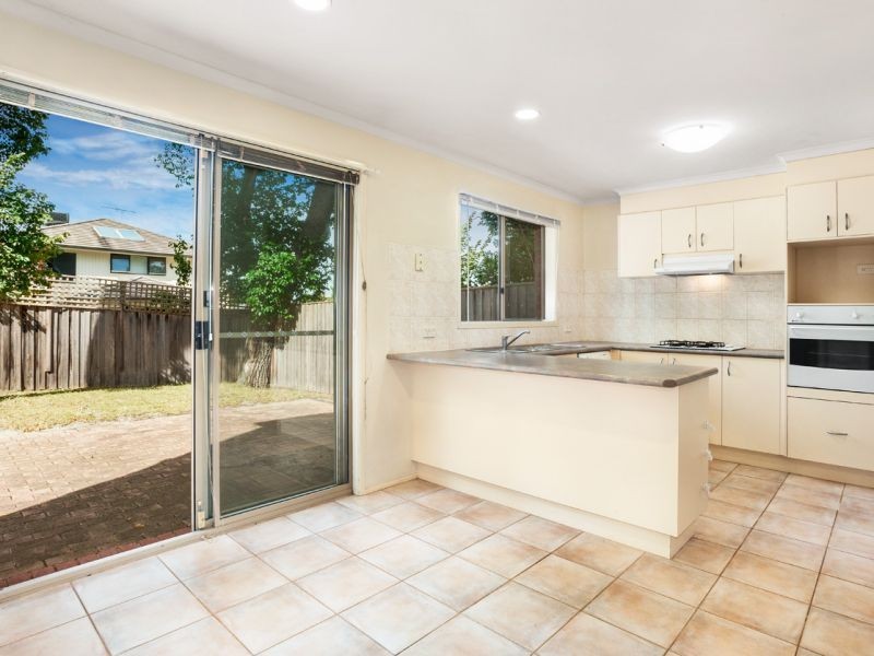 13 Peppermint Grove, Box Hill South VIC 3128