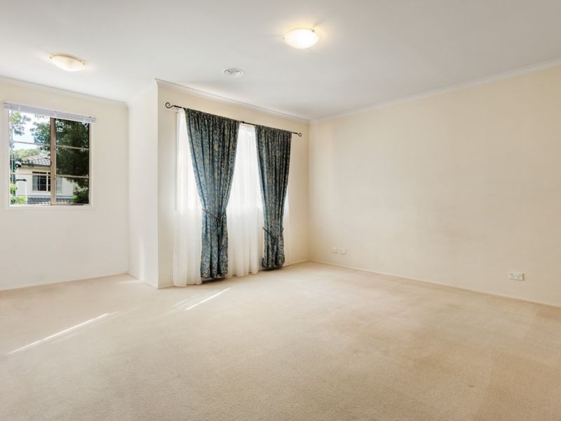 13 Peppermint Grove, Box Hill South VIC 3128