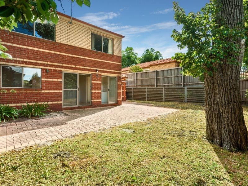 13 Peppermint Grove, Box Hill South VIC 3128