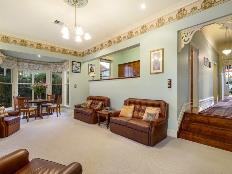 14 Hannaslea Street, Box Hill VIC 3128