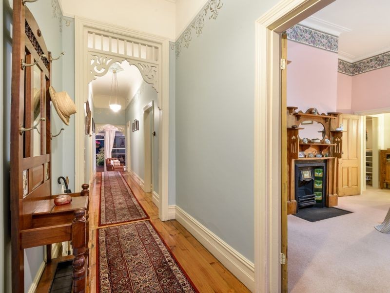 14 Hannaslea Street, Box Hill VIC 3128
