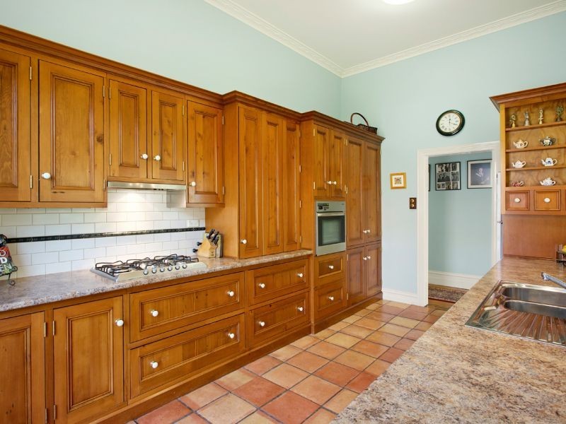 14 Hannaslea Street, Box Hill VIC 3128