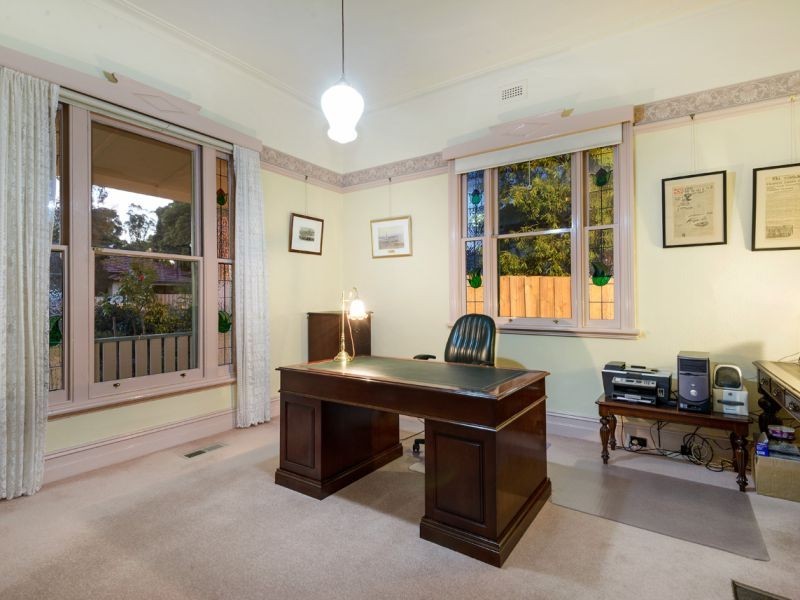 14 Hannaslea Street, Box Hill VIC 3128