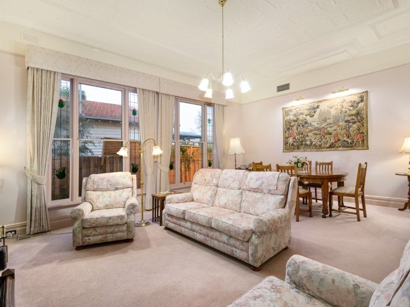 14 Hannaslea Street, Box Hill VIC 3128