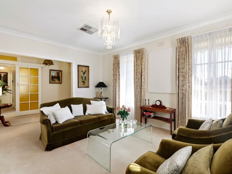 67 Lorraine Drive, Burwood East VIC 3151