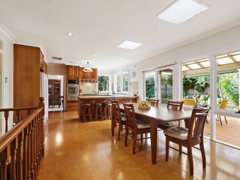 67 Lorraine Drive, Burwood East VIC 3151