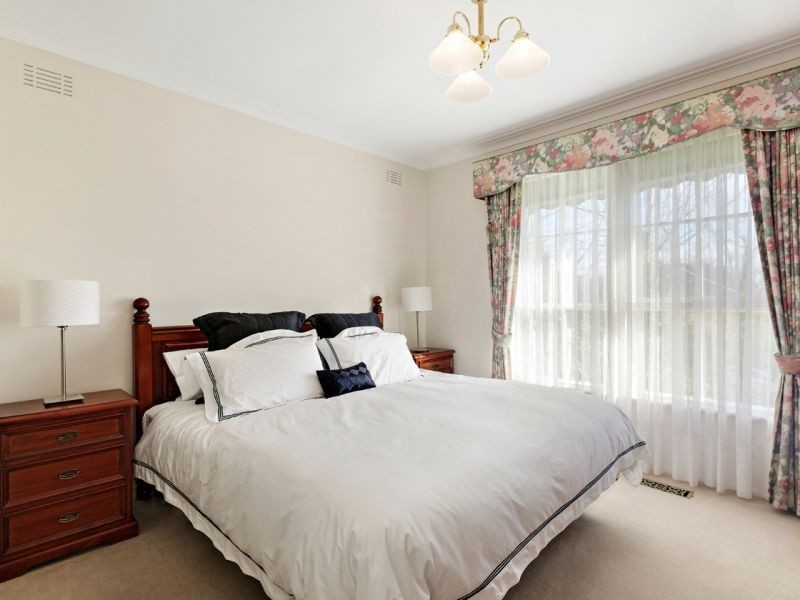 67 Lorraine Drive, Burwood East VIC 3151