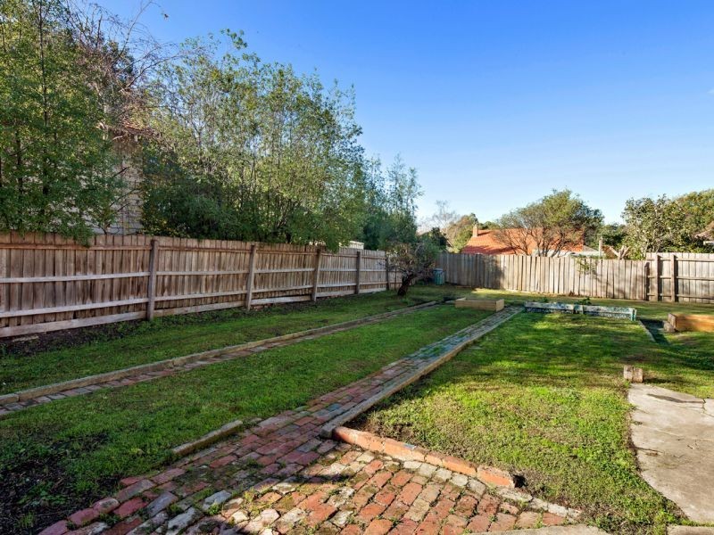 10 Hannaslea Street, Box Hill VIC 3128