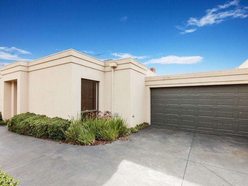 2/22 Graham Place, Box Hill VIC 3128