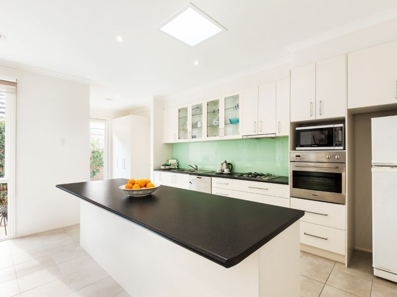 2/22 Graham Place, Box Hill VIC 3128