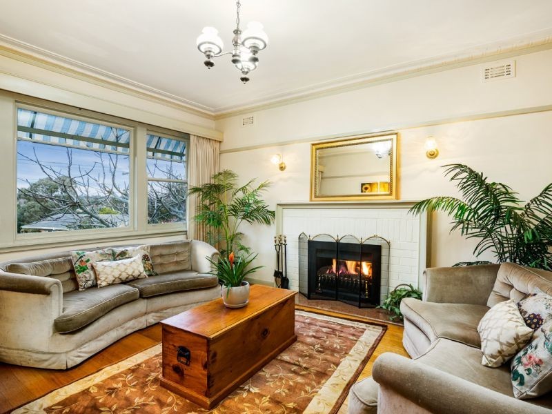 27 Morton Road, Burwood VIC 3125