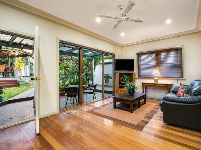 27 Morton Road, Burwood VIC 3125