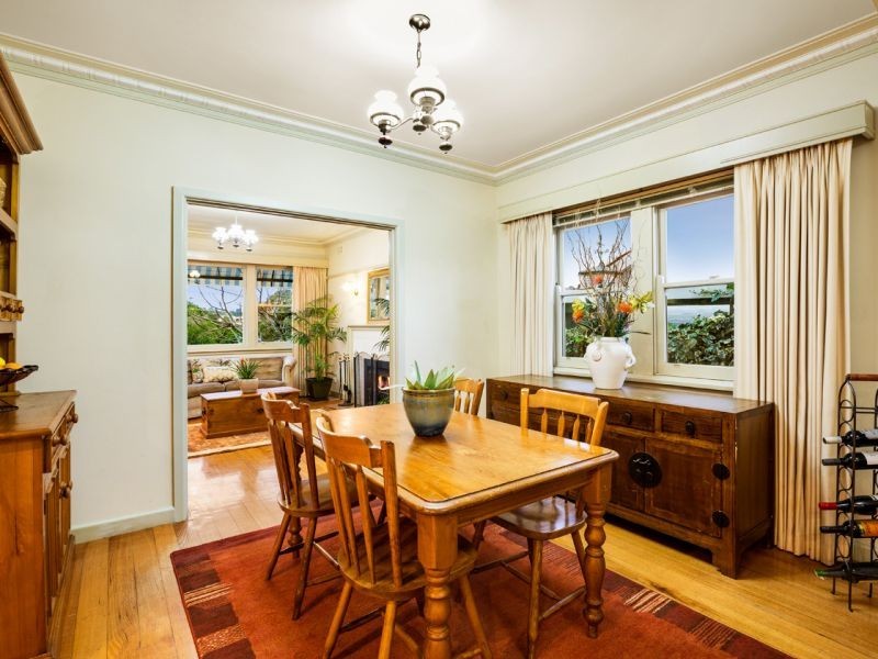 27 Morton Road, Burwood VIC 3125
